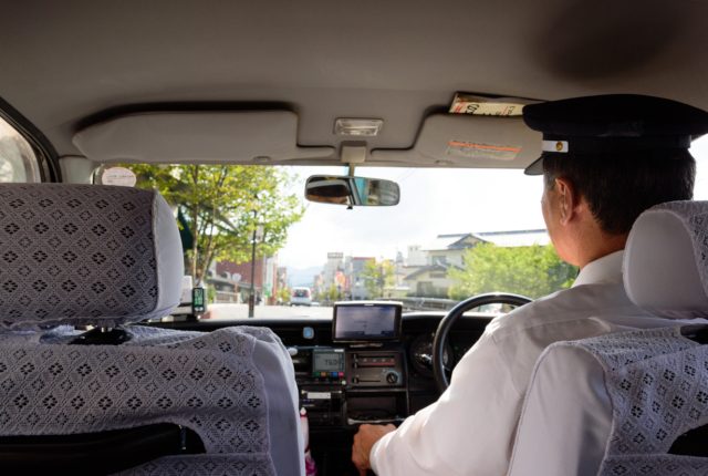 無口な男が京都で婚活デート、無難に観光タクシーを利用すべし!