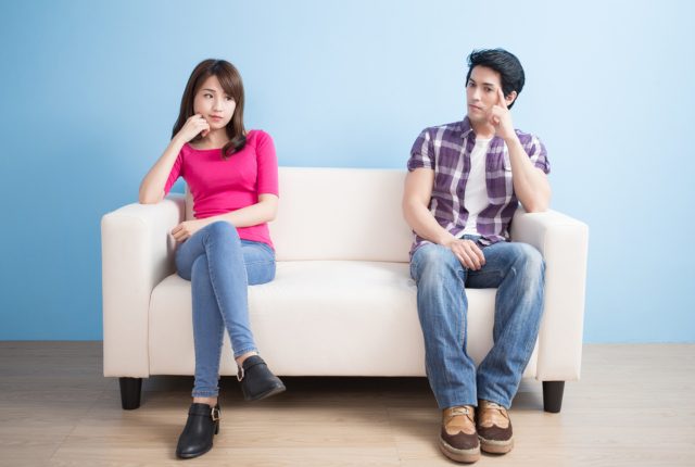 「異性の前で無口になってしまう」ナイーブ男女が意識したい2つのこと