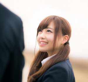 (提供元:PAKUTASO)ポイント1 相手の話を軸にして会話を進める