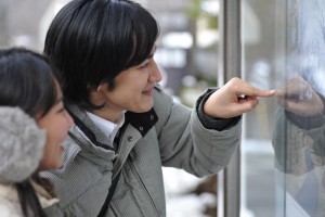 (画像提供：ashinari）ツアーチケットが二人の思い出