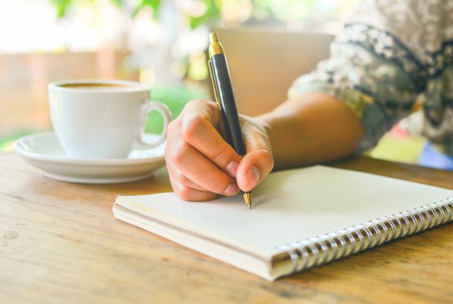 待つだけの人生はもうやめ!婚活お助けノートを作ってみては?