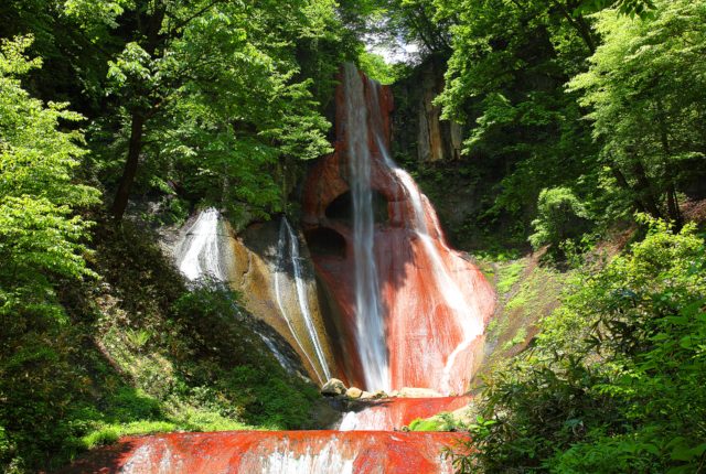 群馬の最強パワースポット！嫗仙の滝で婚活力を貰おう！