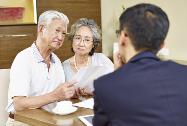 親の代理婚活。あなたは賛成派?否定派?