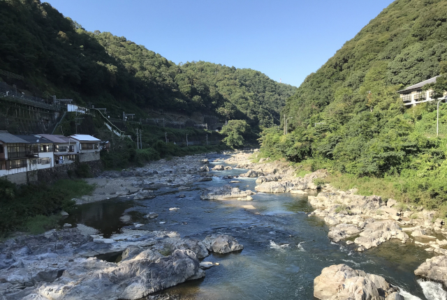 定光寺公園の散歩道から定光寺駅へ