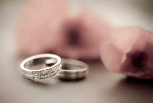 事実婚のメリット・デメリット！結婚や同棲との違いも解説