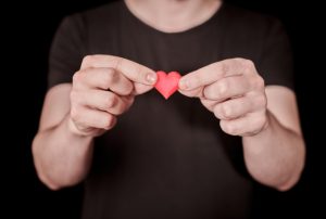 男性がキュンとする女性の恥ずかしがるしぐさ