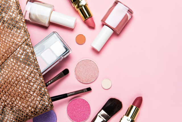 【簡単1分】恋愛運がアップする開運アイメイク術