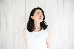 婚活で人気が高い「すっぴん風ナチュラル系メイク」のポイントとコツ