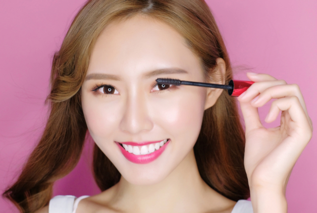 婚活コスメで特別なメイクを