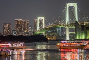 夏の出会いを手にしたいのなら、納涼船に乗ってみよう！