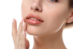 冬にピッタリのリップケアでカサカサ唇からプルプル唇に♪