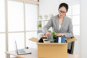 退職や昇進など結婚に適した節目で