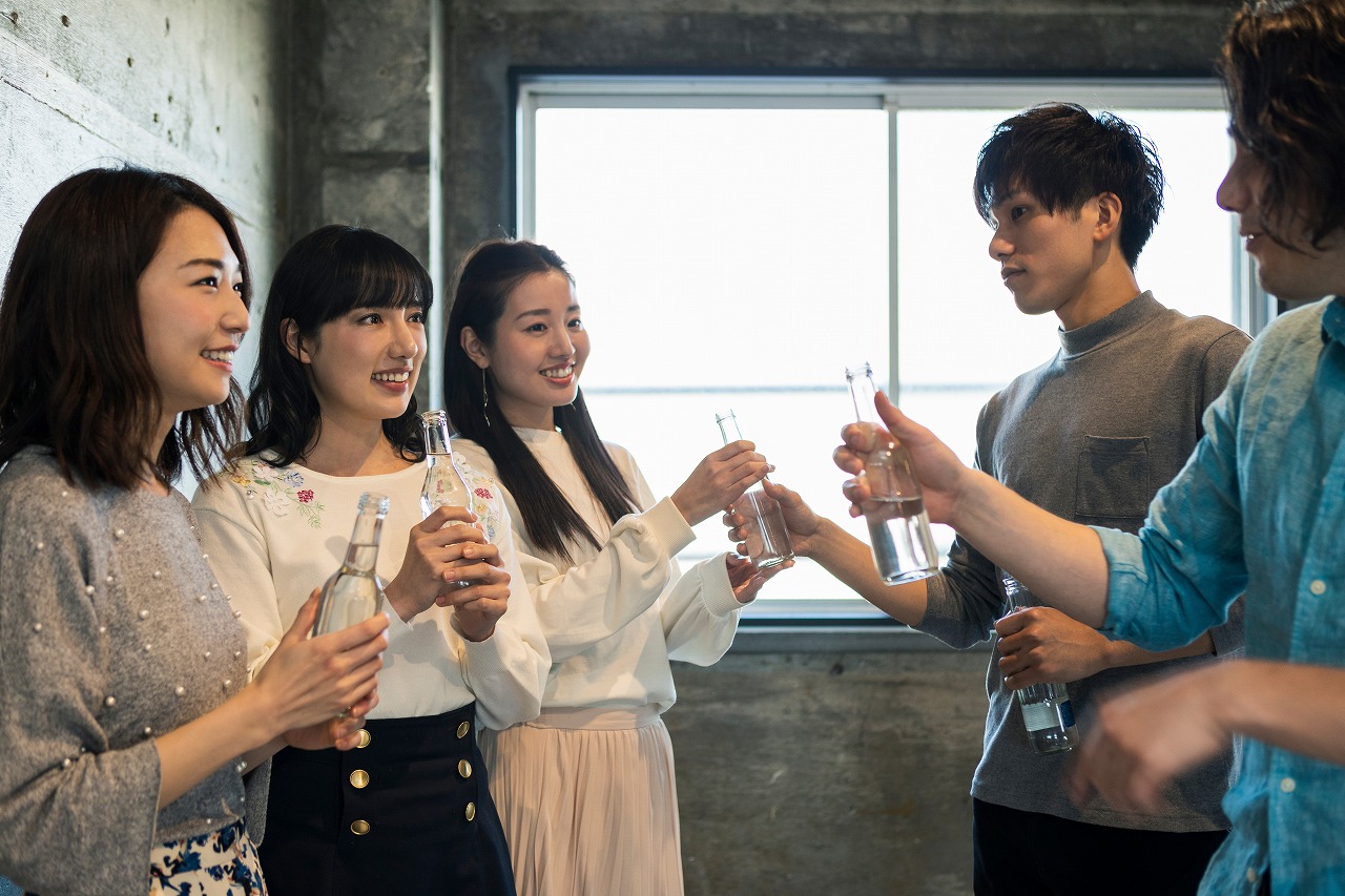 婚活パーティーに行かないと?